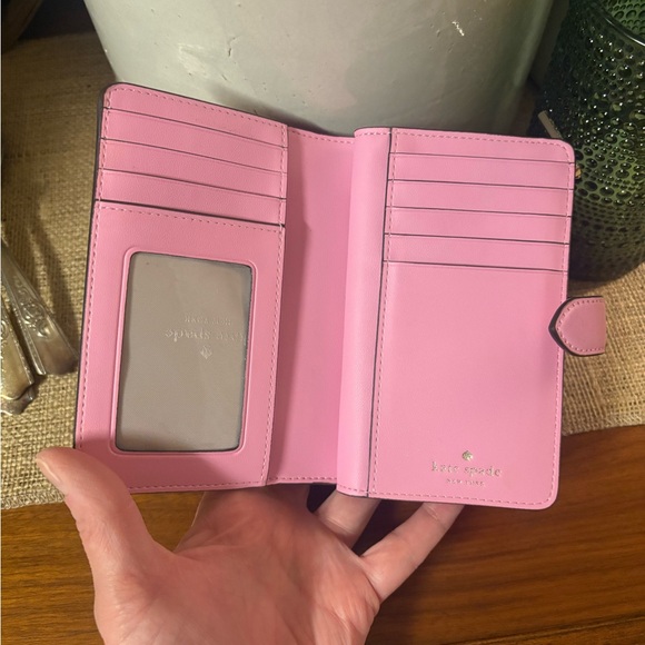 Kate Spade Flower Bifold Wallet - Picture 5 of 8